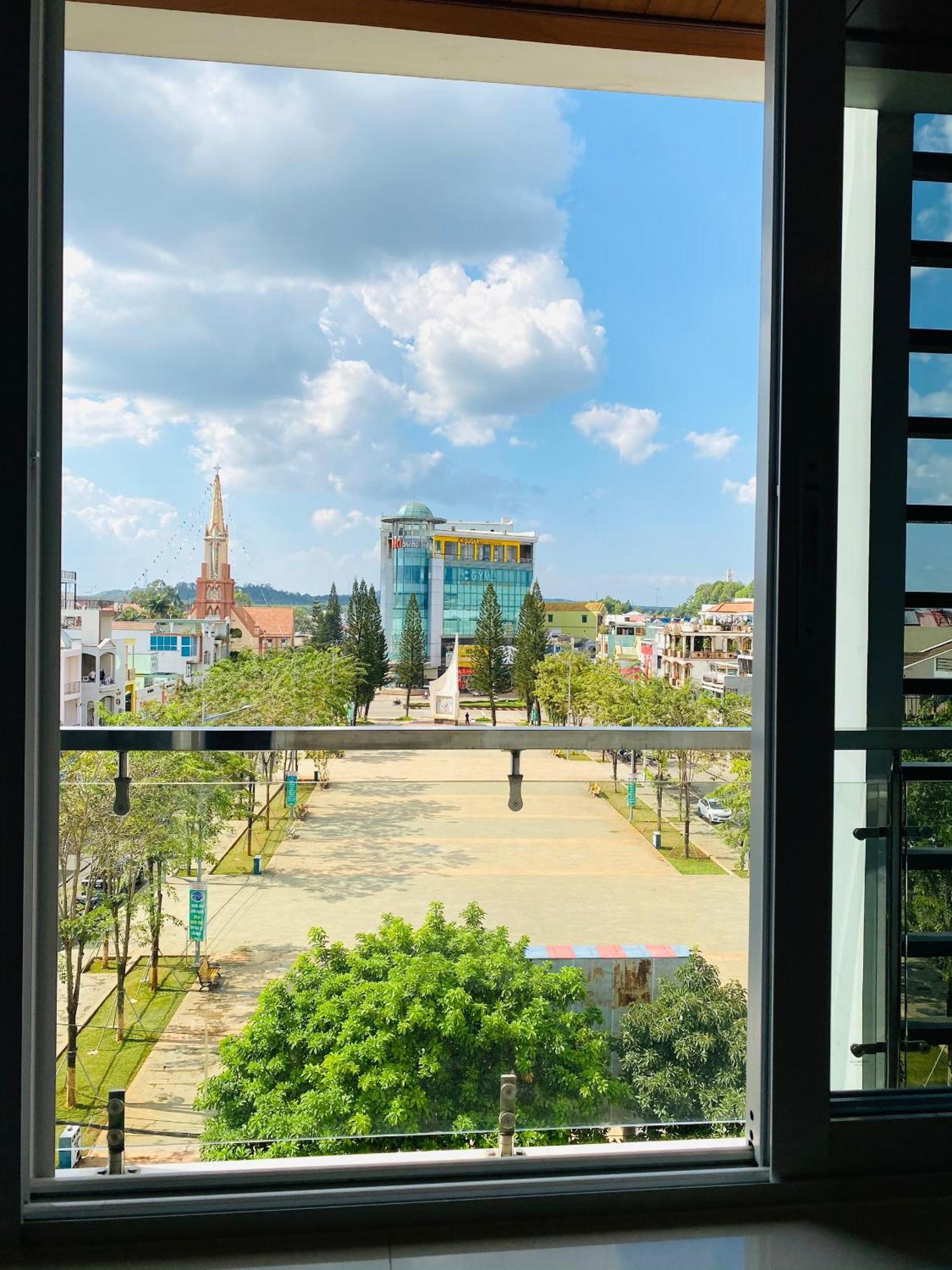 Quoc Thanh Hotel Long Khanh Exterior foto